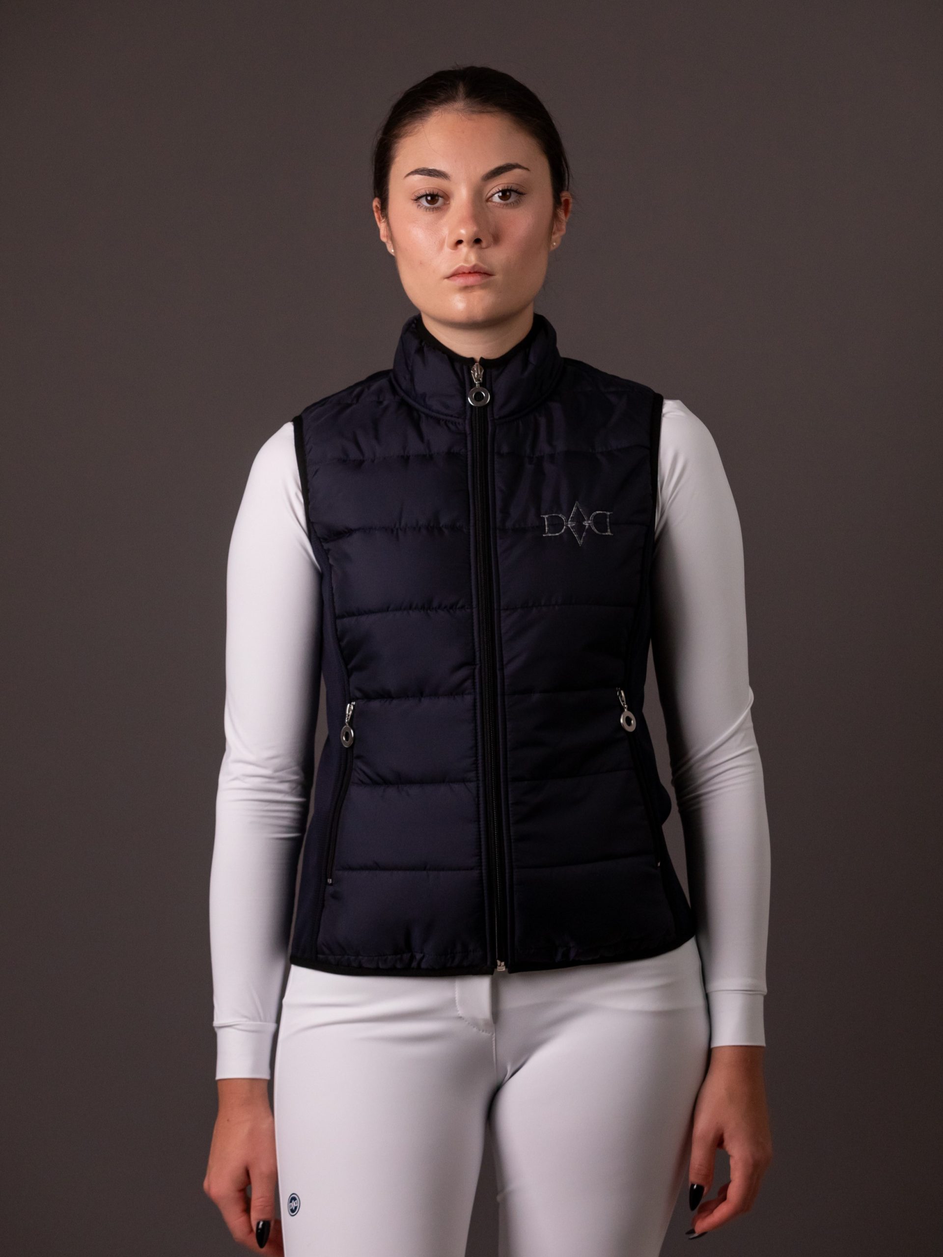 smanicato-nero-donna-893tnh-1.jpg smanicato nero donna - immagine 1